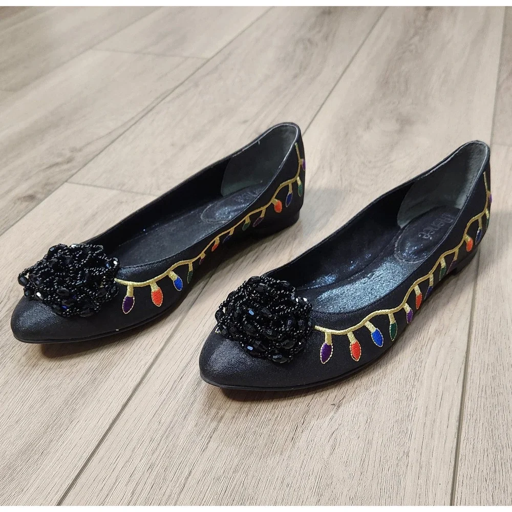 J. Renee Womens Black Christmas Ballet Flats Lights Embroidered Beaded Pom 7.5M